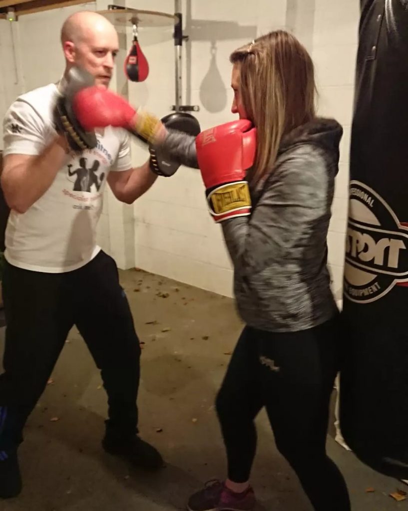 Personal trainer - pad work
